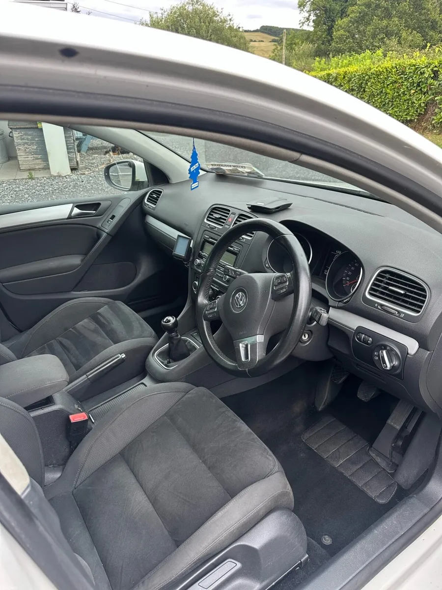 Volkswagen Golf - Image 4
