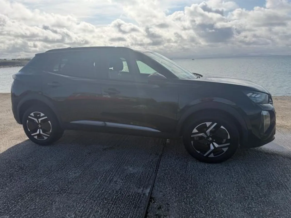 Peugeot 2008 PURETECH EAT8 S/S GT - Image 2
