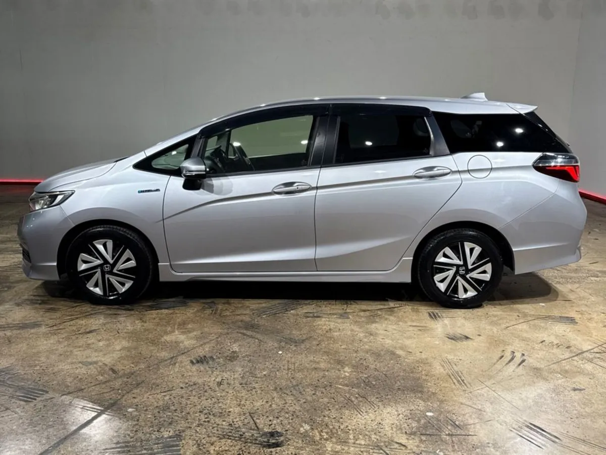 Honda Shuttle 1.5 HYBRID AUTOMATIC ESTATE - CRUISE - Image 6