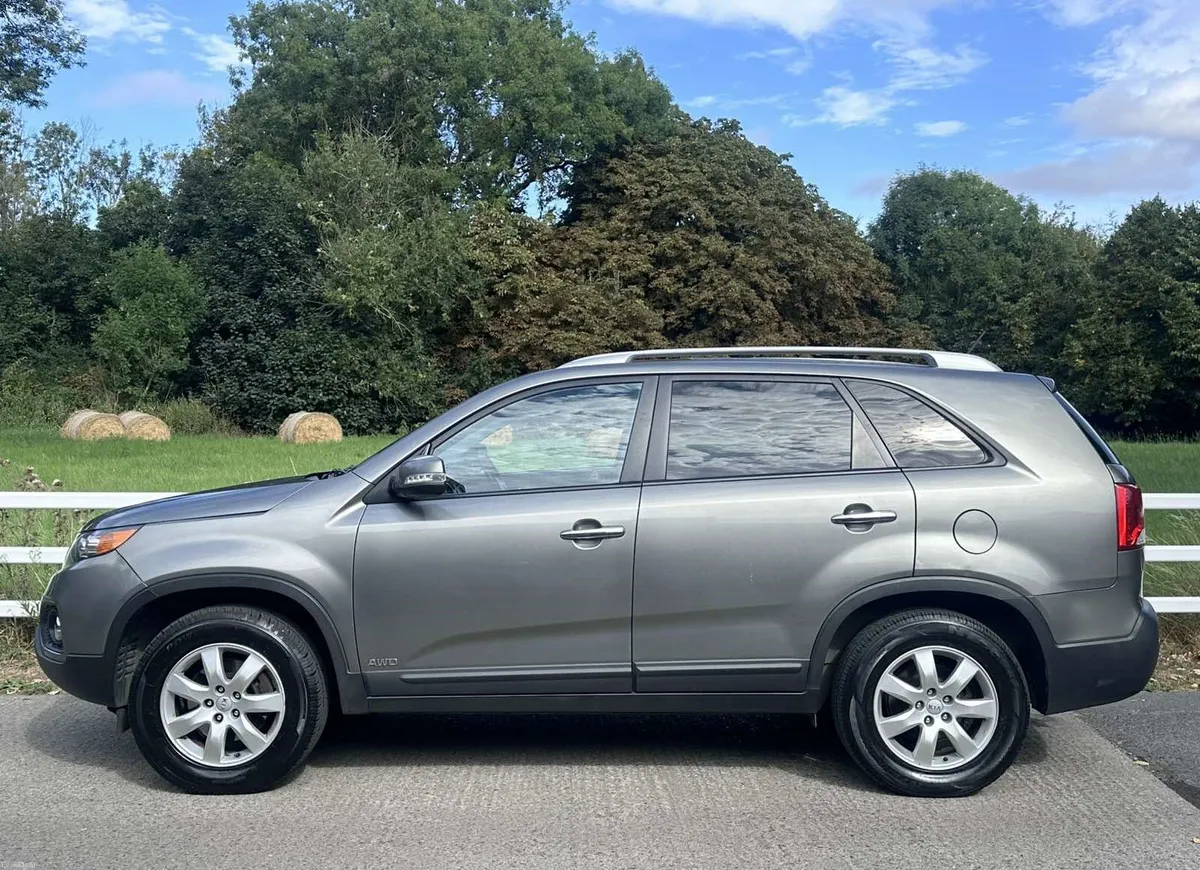 Kia Sorento AWD 4X4 GSE 7 seater - Image 2