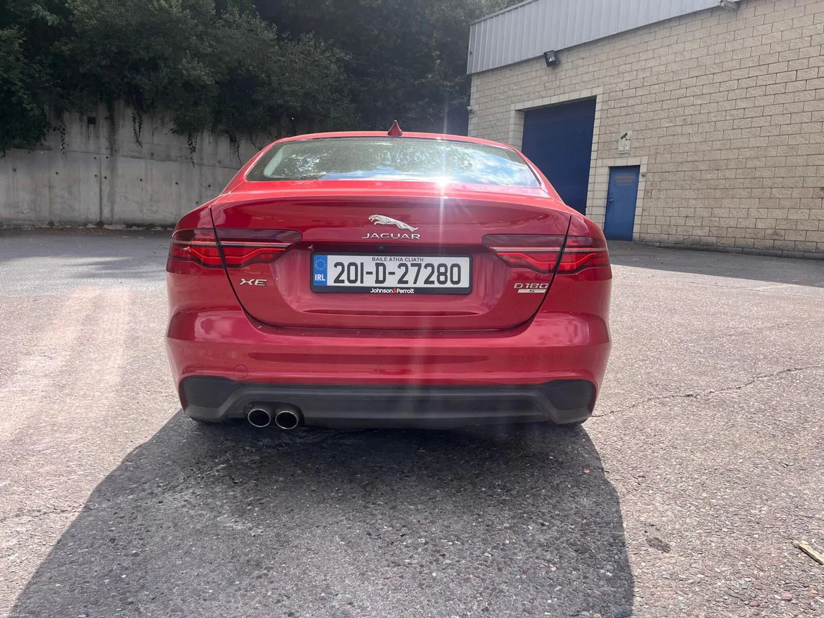 2020  Jaguar XE 2.0 Diesel Checkered Flag Auto - Image 3