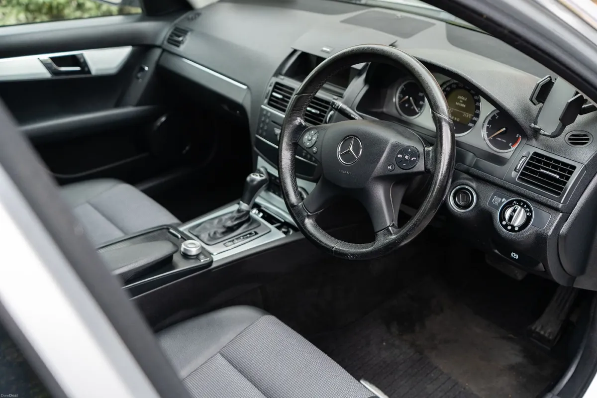 Mercedes-Benz C-Class 2009 - Image 6