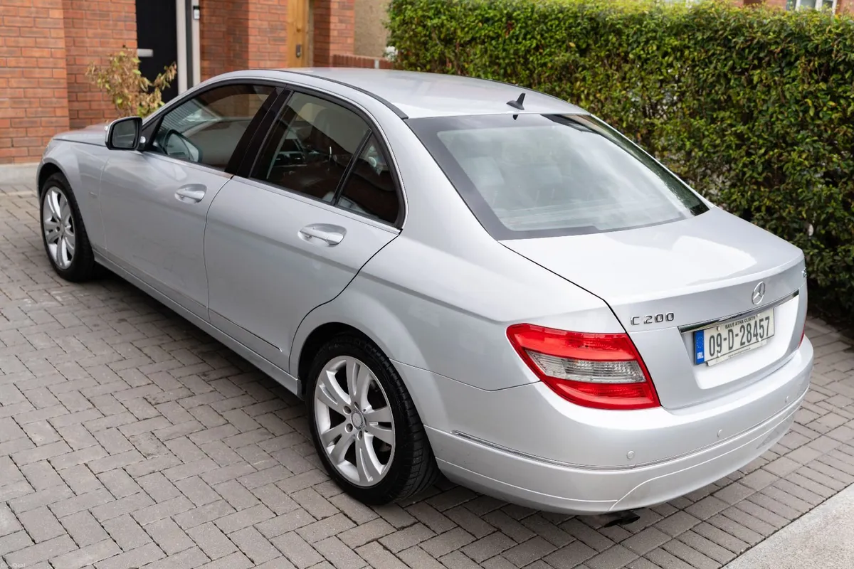 Mercedes-Benz C-Class 2009 - Image 4
