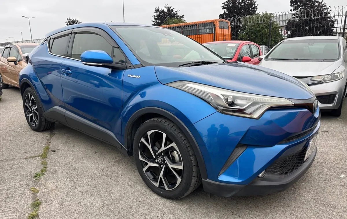 Toyota C-HR 2017 Automatic  Leather Specs/ 46k km - Image 2