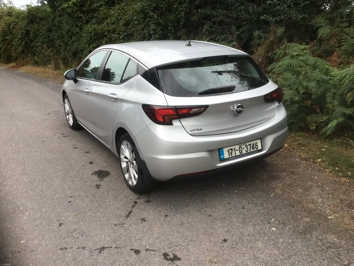 Opel Astra 2017  5Door Hatchback Low Mileage - Image 4
