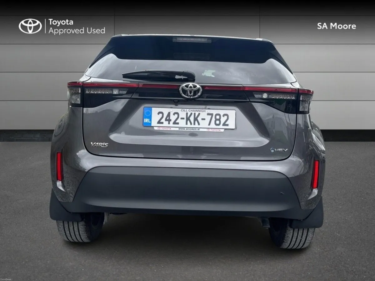 Toyota Yaris Cross HYBRID LUNA SPORT - Image 4