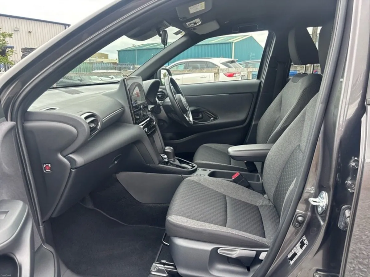Toyota Yaris Cross HYBRID LUNA SPORT - Image 6