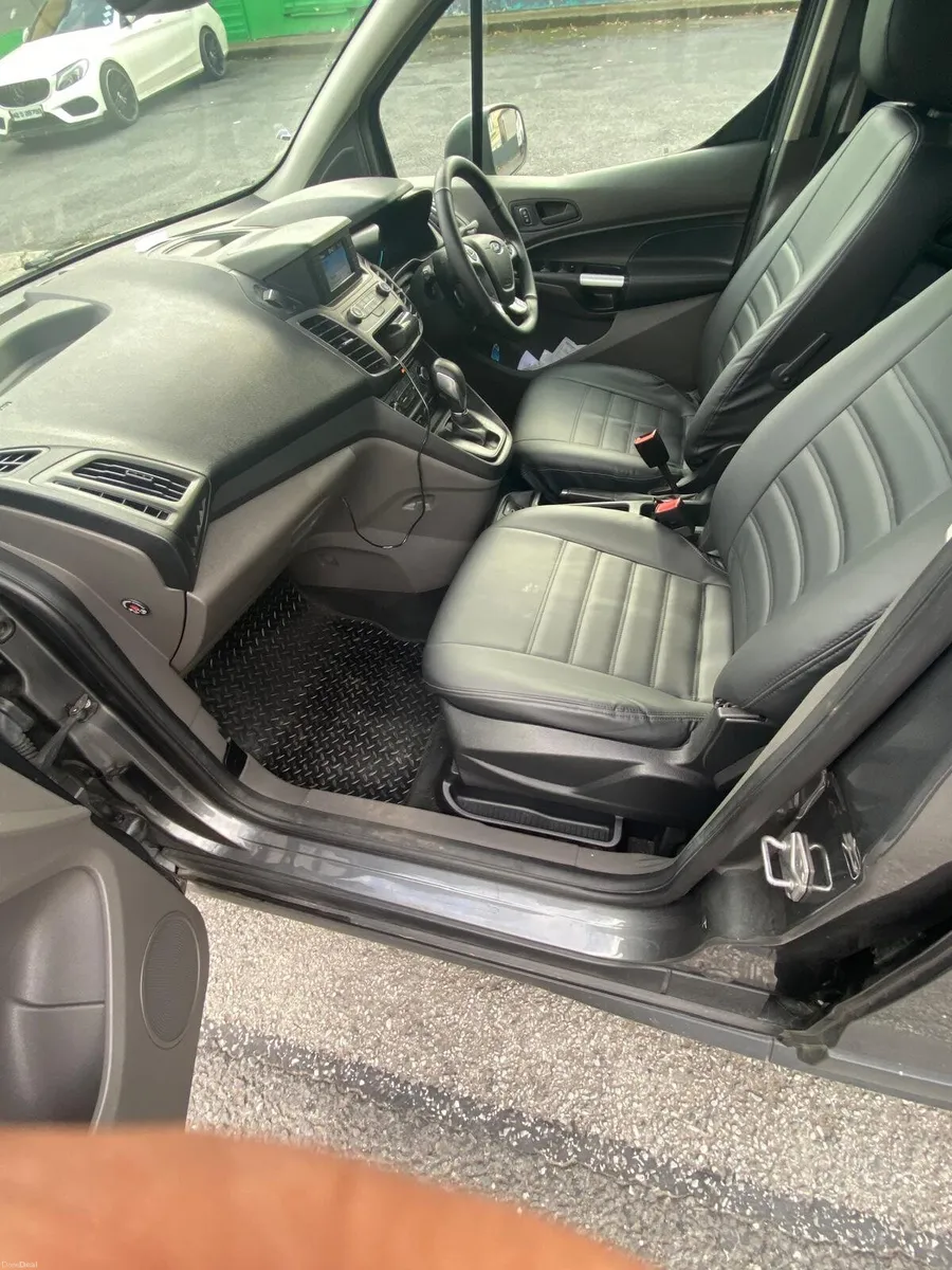 wheelchair Taxi - Image 6