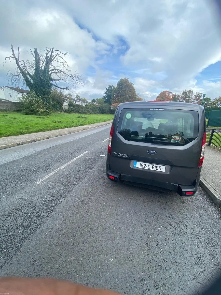 wheelchair Taxi - Image 2