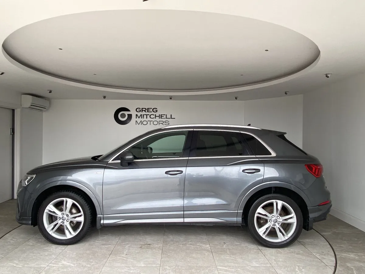 Audi Q3 2019 - Image 6