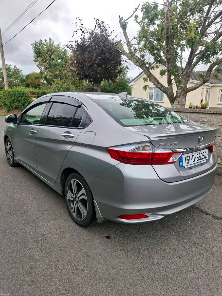 HONDA GRACE 2015 HYBRID AUTOMATIC - Image 3