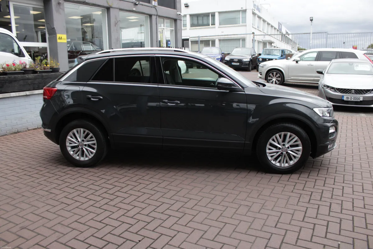 2018 VOLKSWAGEN T-ROC 1.0TSI 115HP DESIGN 5DR SUV - Image 3