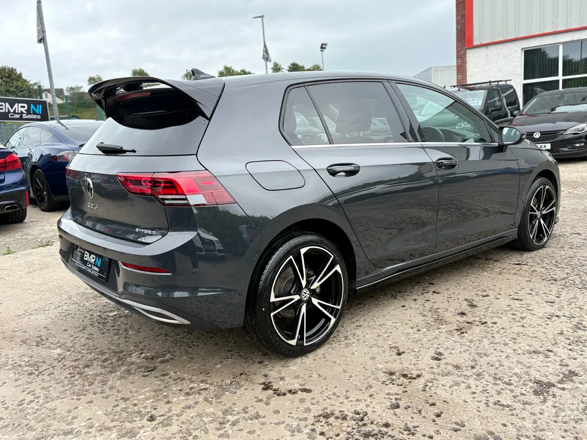 2023 VW GOLF 1.4 TSI AUTO DSG HYBRID - Image 4