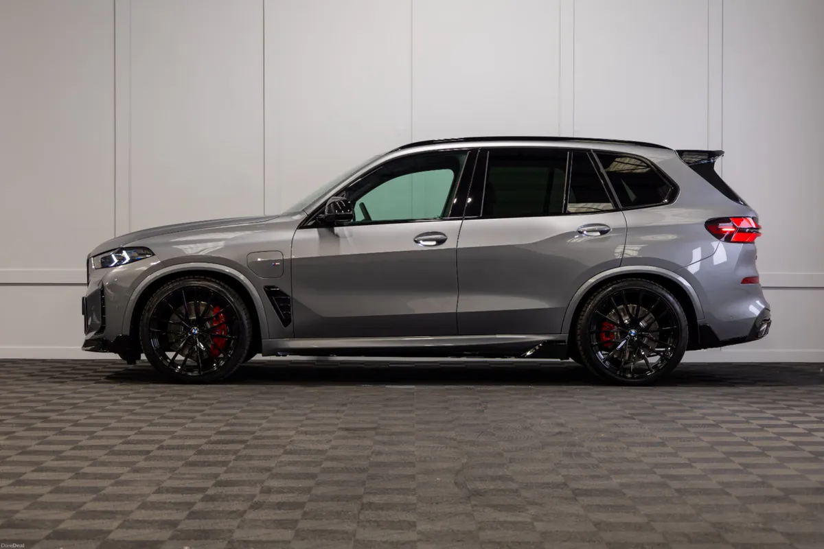 262 BMW X5 X-Drive 50e M-Sport - Image 3