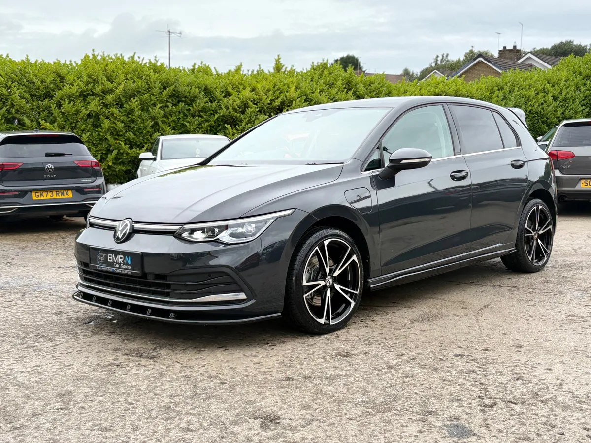 2023 VW GOLF 1.4 TSI AUTO DSG HYBRID - Image 3
