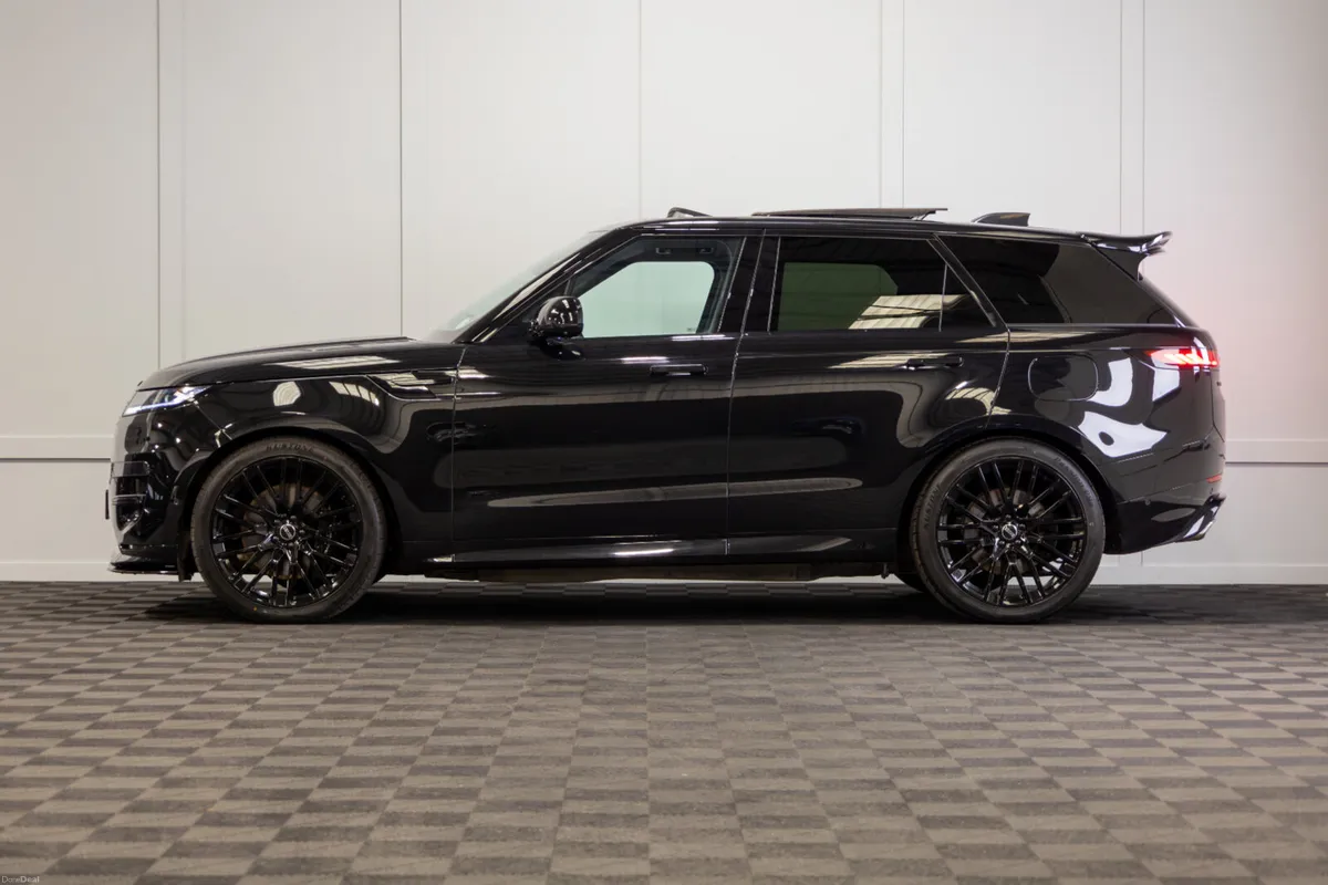 232 Range Rover Sport P440e Dynamic SE - Image 3