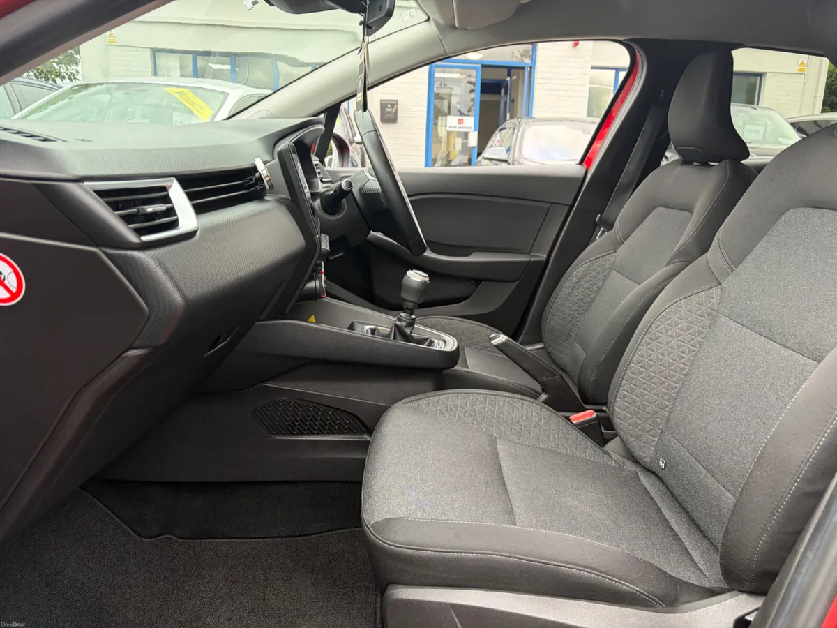 2021 RENAULT CLIO 1.0 PETROL ICONIC - Image 4