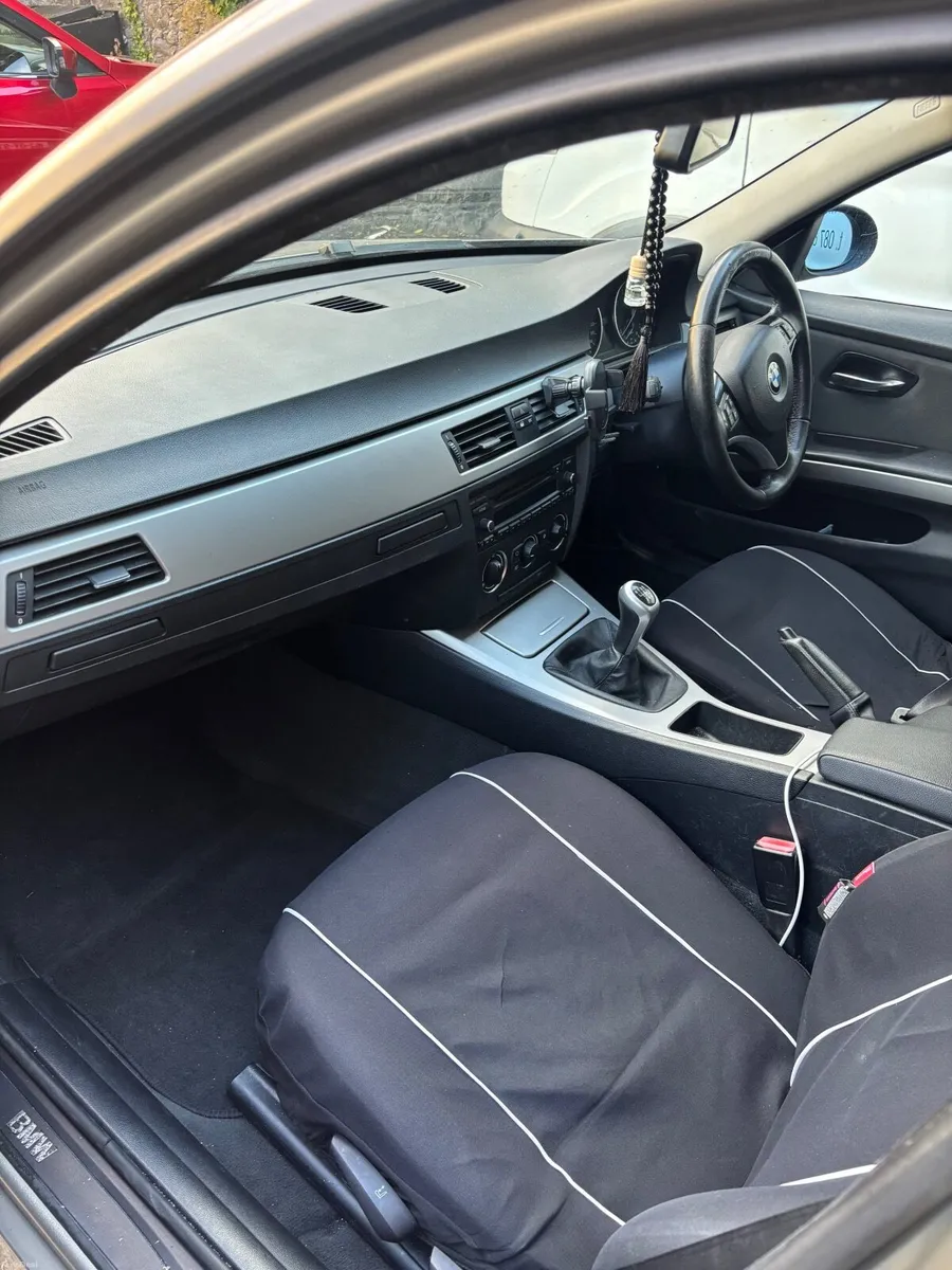 BMW 3-Series 2008 - Image 5