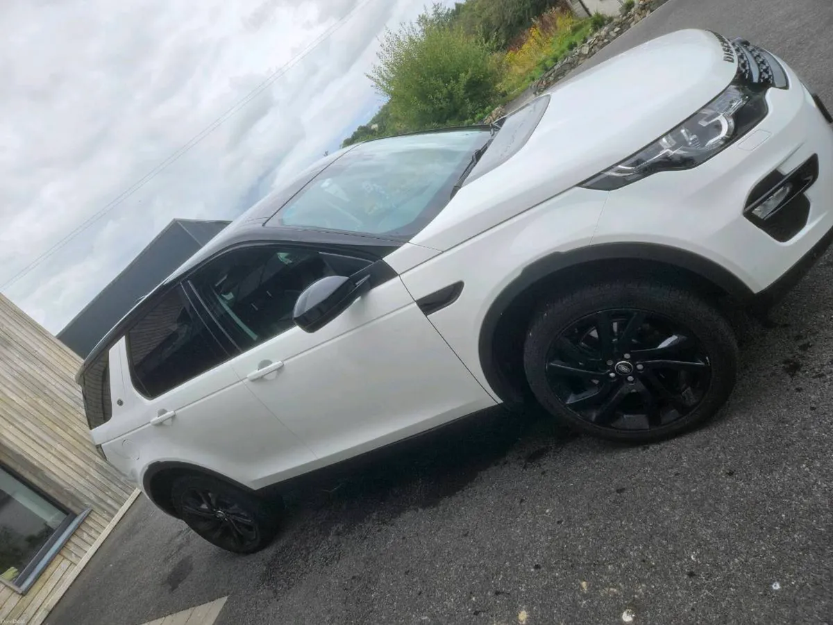 Land Rover Discovery Sport HSE 7Seat Automatic - Image 2