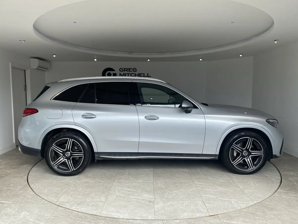 Mercedes-Benz 300 2024 - Image 4