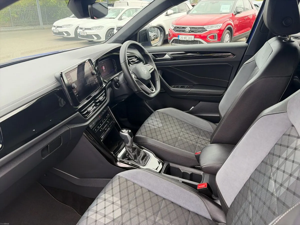 Volkswagen T-Roc R-Line 1.5 TSI 150HP DSG - Image 2