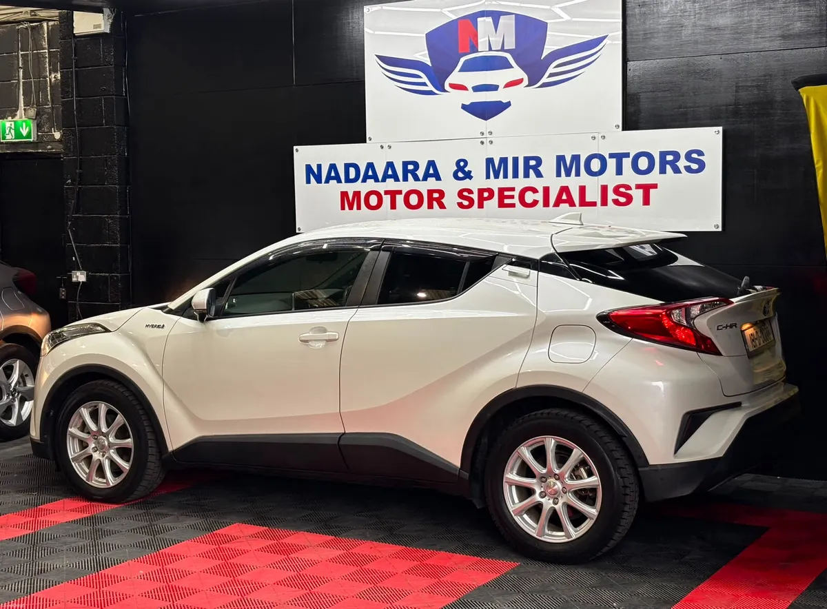 2018 Toyota C-HR - Image 5