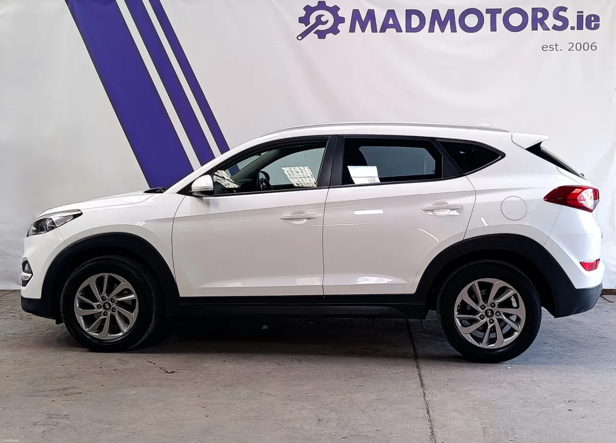 161 Hyundai Tucson 1.7 Crdi SE NAV 5DR - Image 4