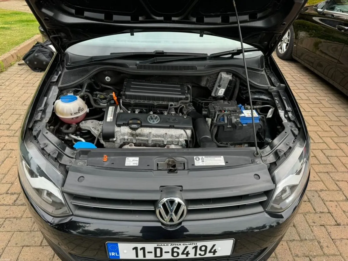 Volkswagen Polo 2011 - Image 2