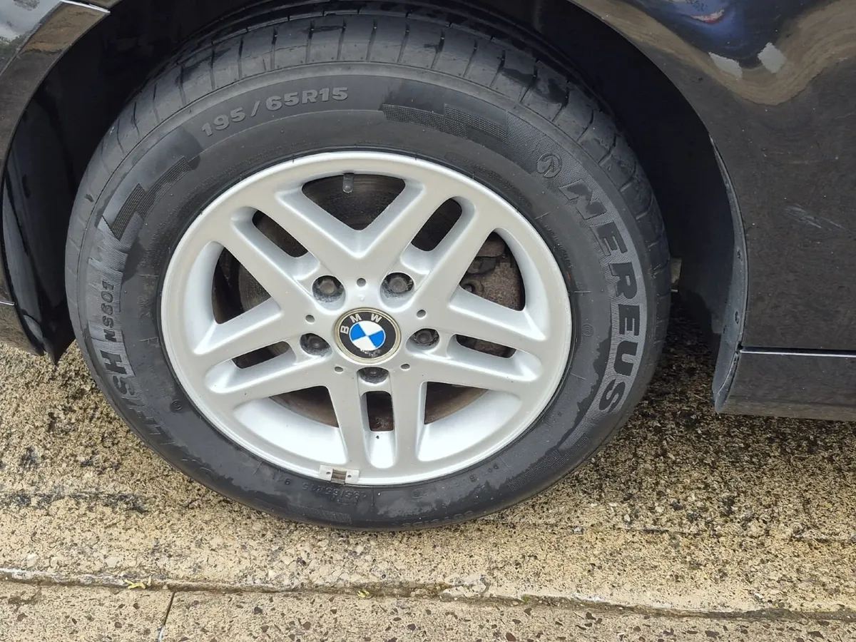 BMW 3-Series 2003 - Image 6