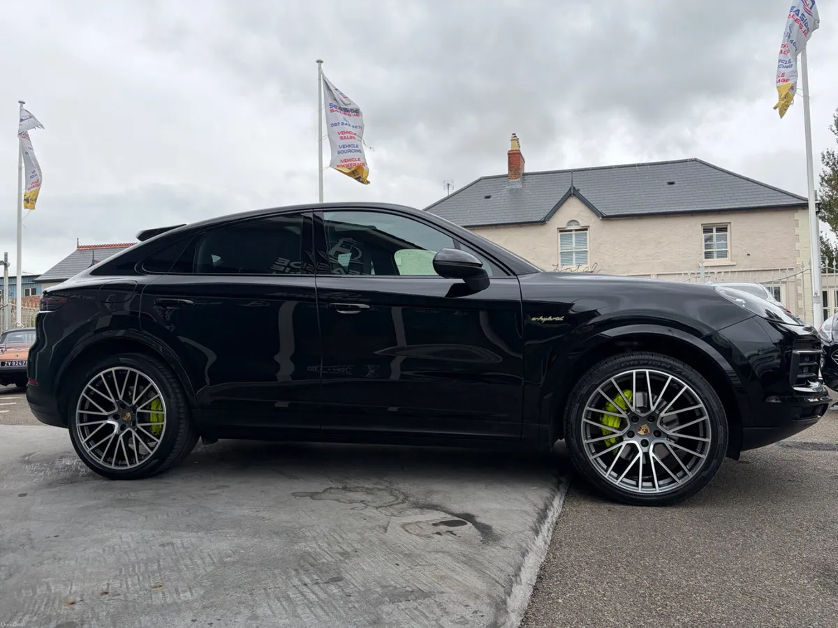231 Porsche Cayenne Coupe 3.0 Hybrid - Image 4
