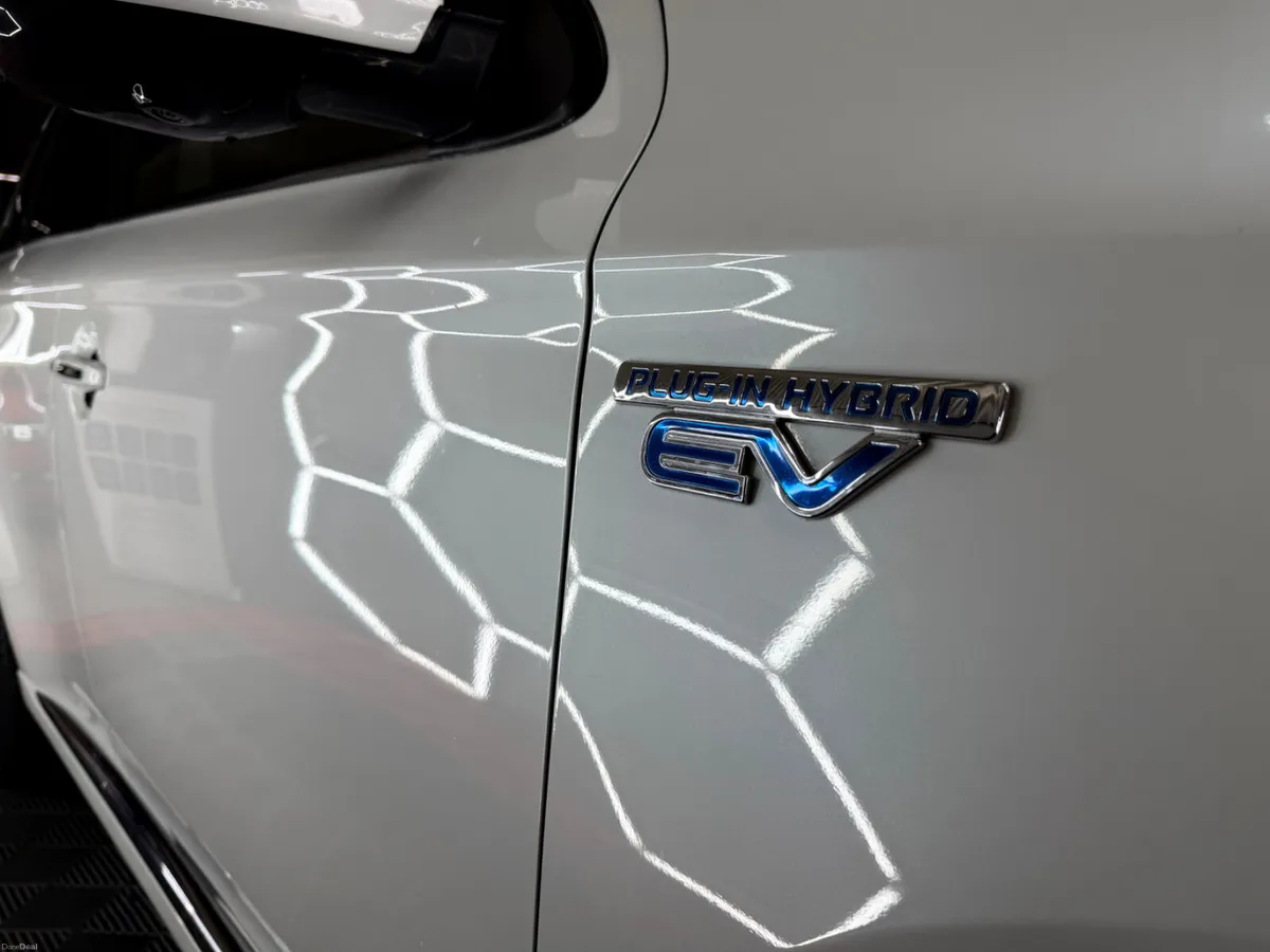 2018 Mitsubishi Outlander 2.0 Petrol Plug in Hybri - Image 5