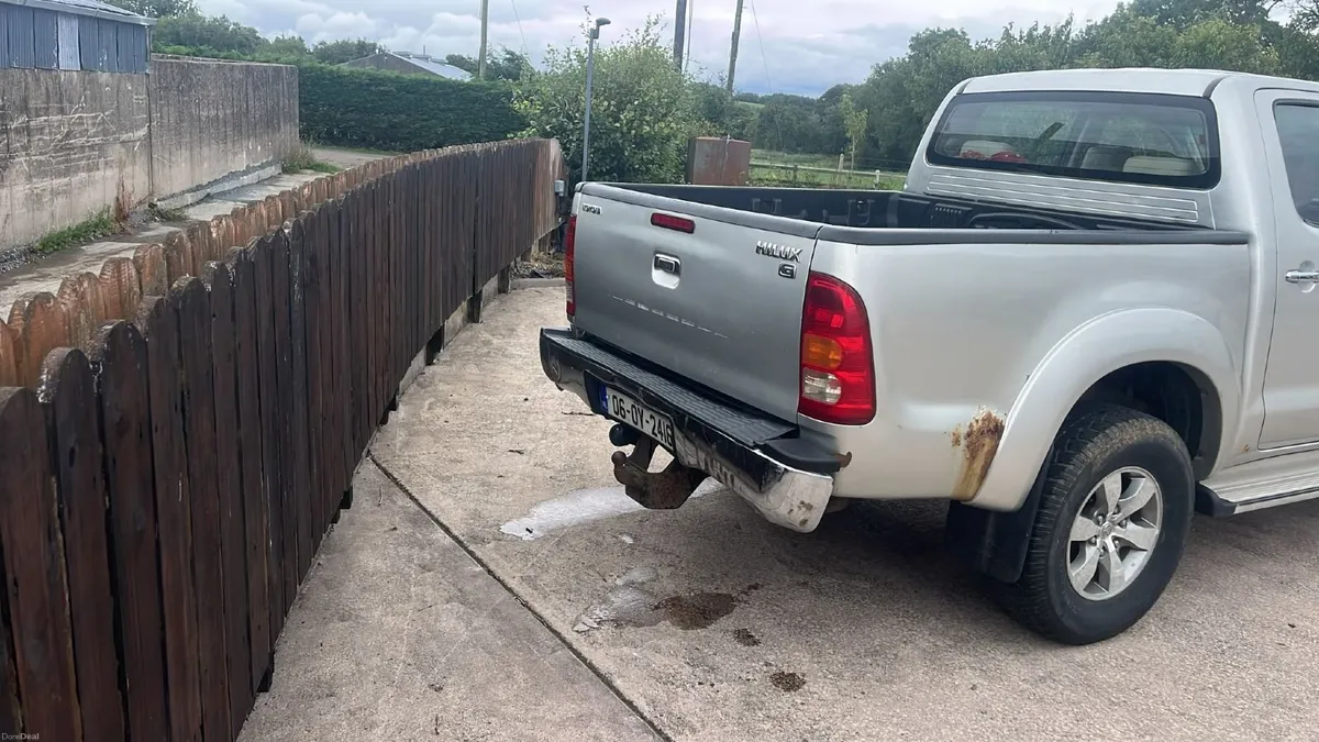 Toyota Hilux 2006 - Image 4