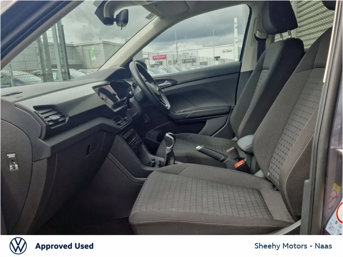 Volkswagen T-Cross Life 1.0TSI - Image 4