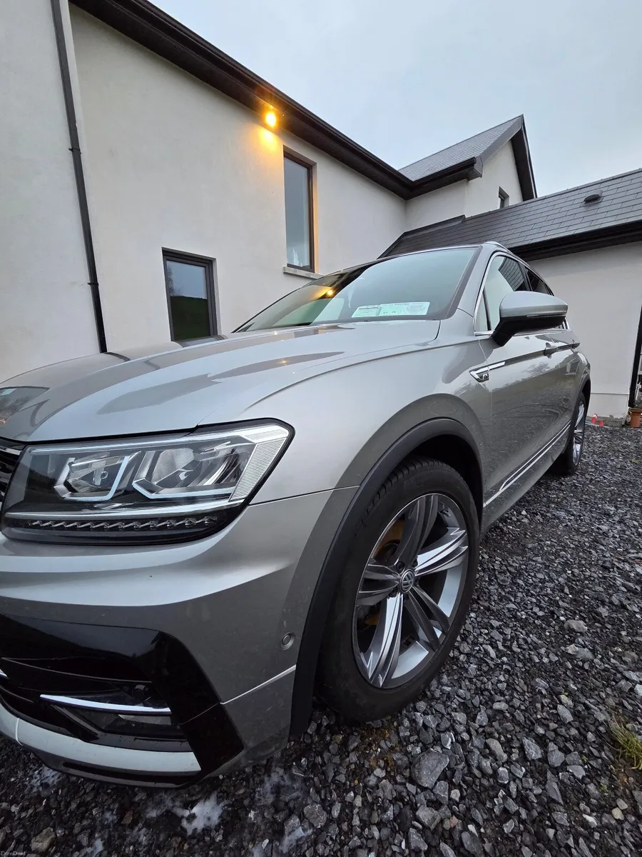 VW Tiguan 2020 R-Line Full Leather interior - Image 4