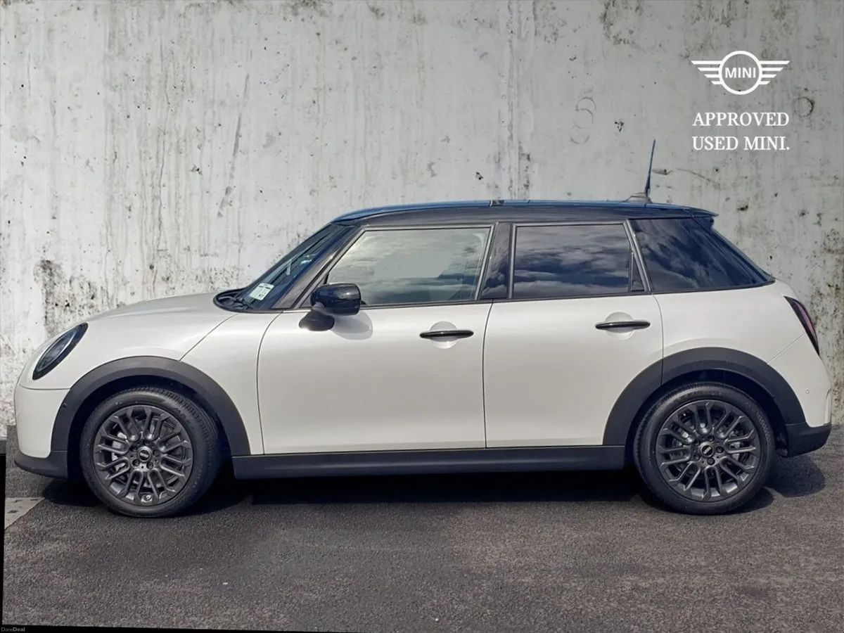 Mini Cooper Cooper C 5 Door - Image 3