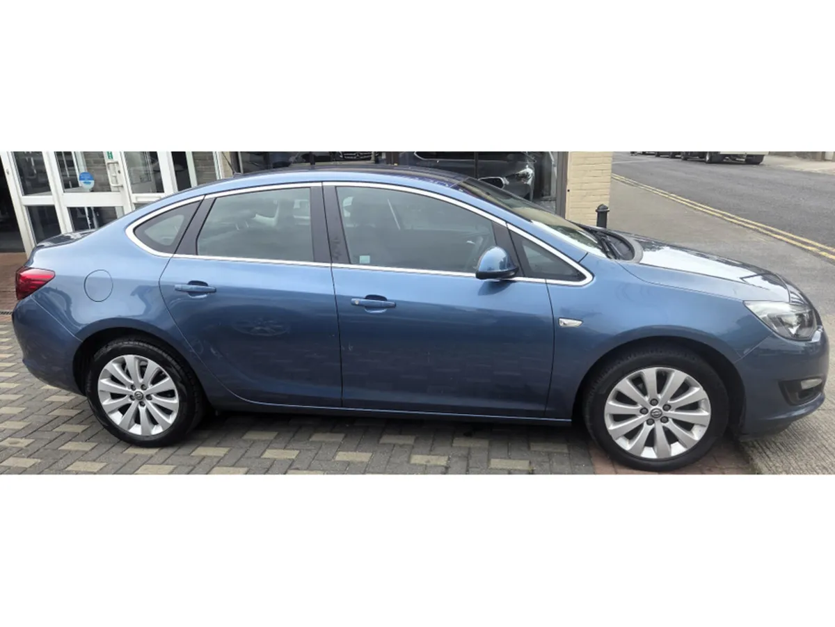 Opel Astra NOTCHBACK SALOON 1.4 T S/S 4DR - Image 5