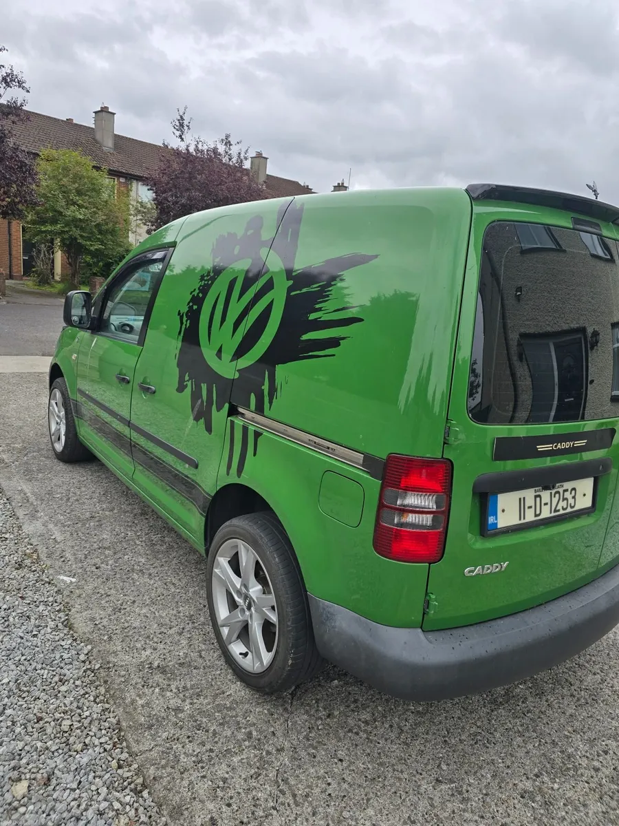 Volkswagen Caddy 2011 - Image 2