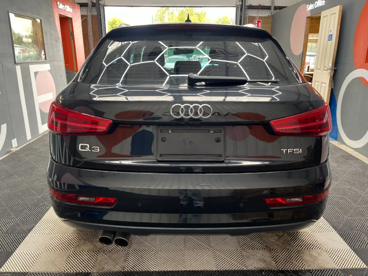 Audi Q3 2016 AUDI Q3 1.4TFSI SPORT AUTOMATIC/ PARK - Image 4