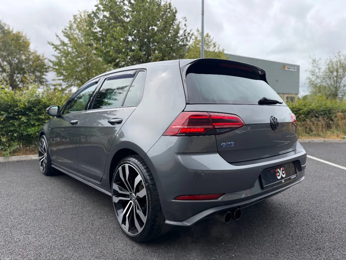 Volkswagen Golf GTE ADVANCE S-A DSG *NEW NCT* - Image 4
