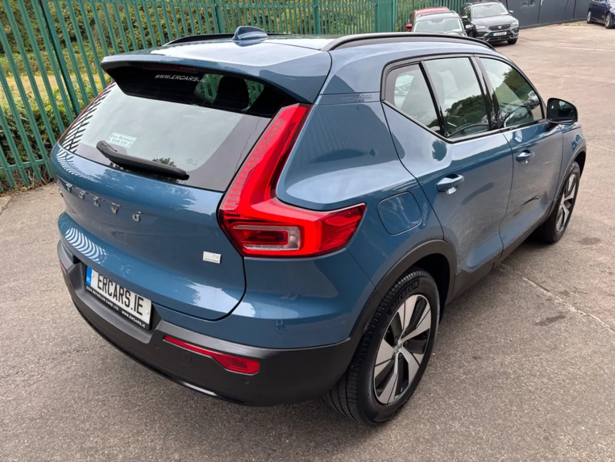 Volvo XC40 232 T4 RECHARGE PHEV AUTO PLUS LOW KMS - Image 5