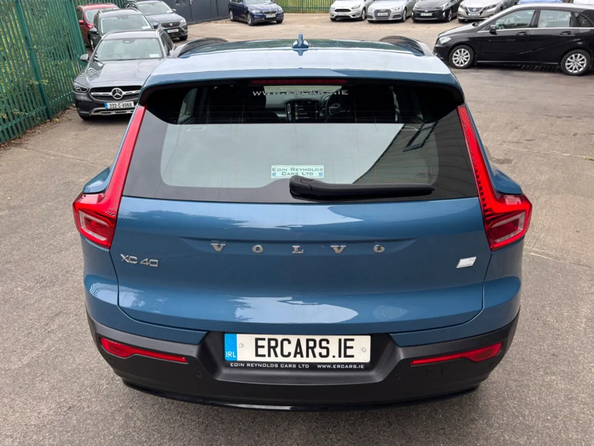Volvo XC40 232 T4 RECHARGE PHEV AUTO PLUS LOW KMS - Image 4