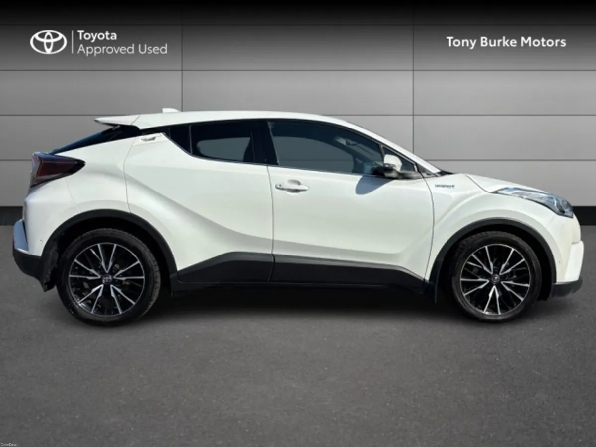 Toyota C-HR SOL - Top Spec - 1.8 Hybrid - Sat Nav/ - Image 3