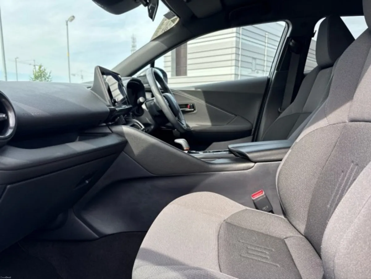 Toyota C-HR Hybrid - New Generation - SPORT Editio - Image 6