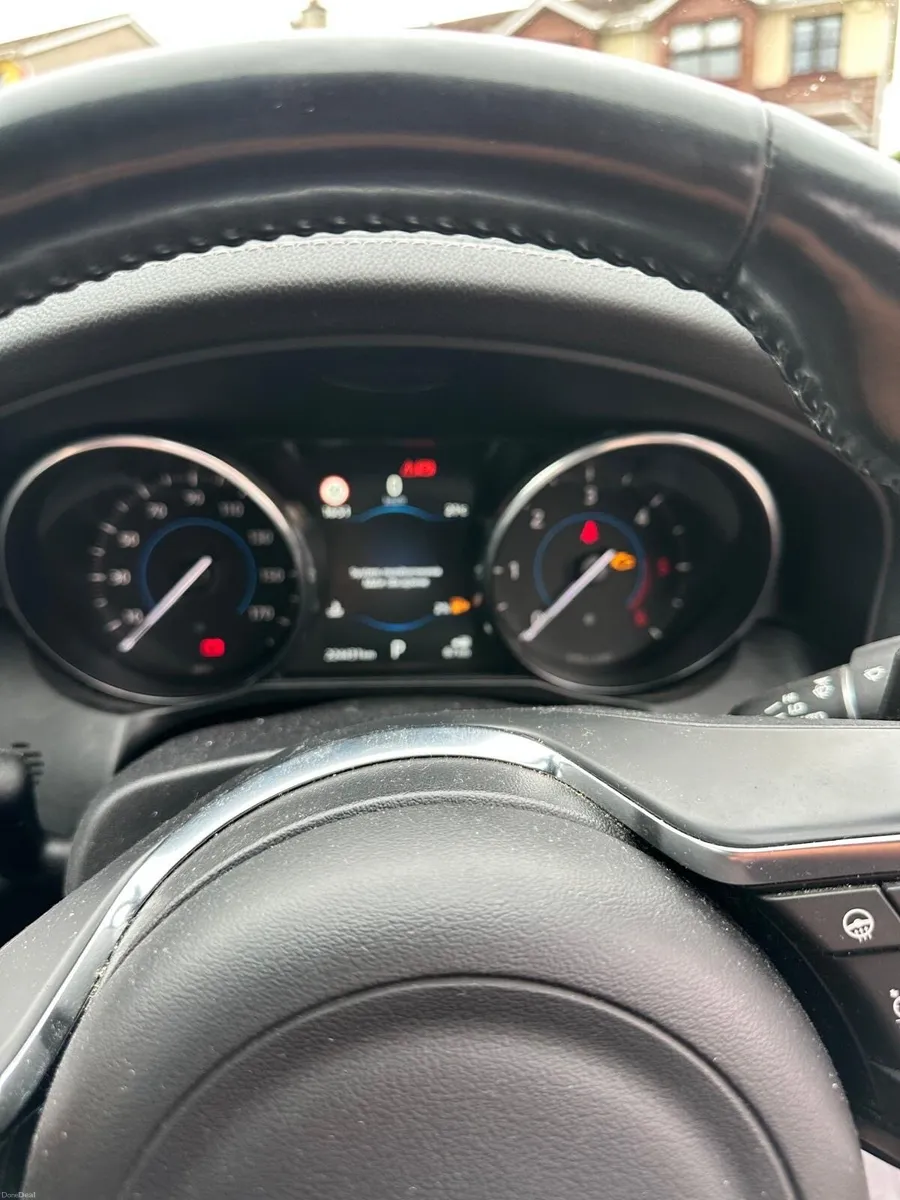 Jaguar XF - Image 6
