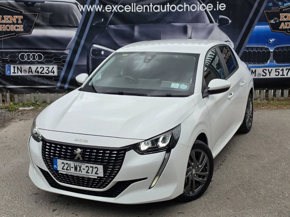 Peugeot 208 2022 1.2p Very LOW KM! Like new! - Image 5