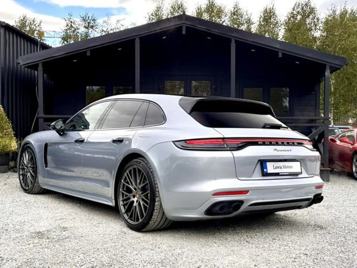 Porsche Panamera 4 E-HYBRID SPORT TURISMO PLATINUM - Image 4