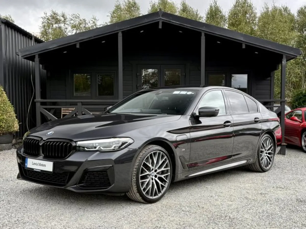 BMW 5-Series 530e M Sport, BLACK LEATHER, ADAPTIVE - Image 3