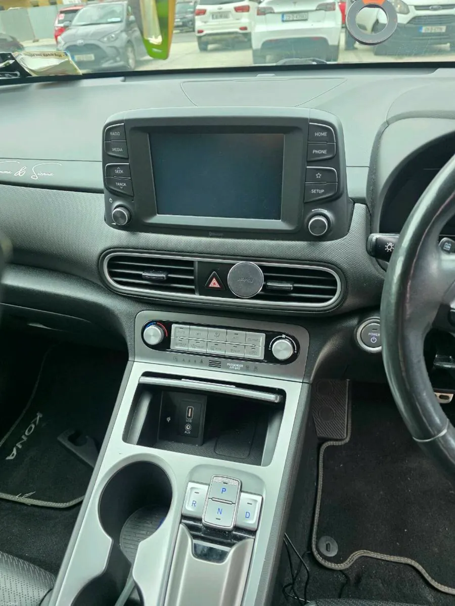 Hyundai Kona 64 kwh Long Range - Image 6