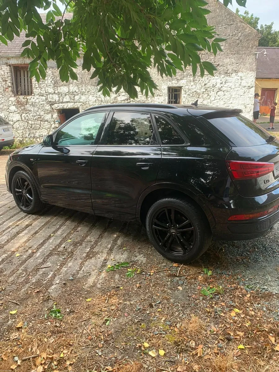 Audi Q3 2016 - Image 4