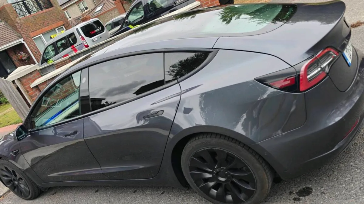 2022 Tesla Model 3 SR+ - Image 5
